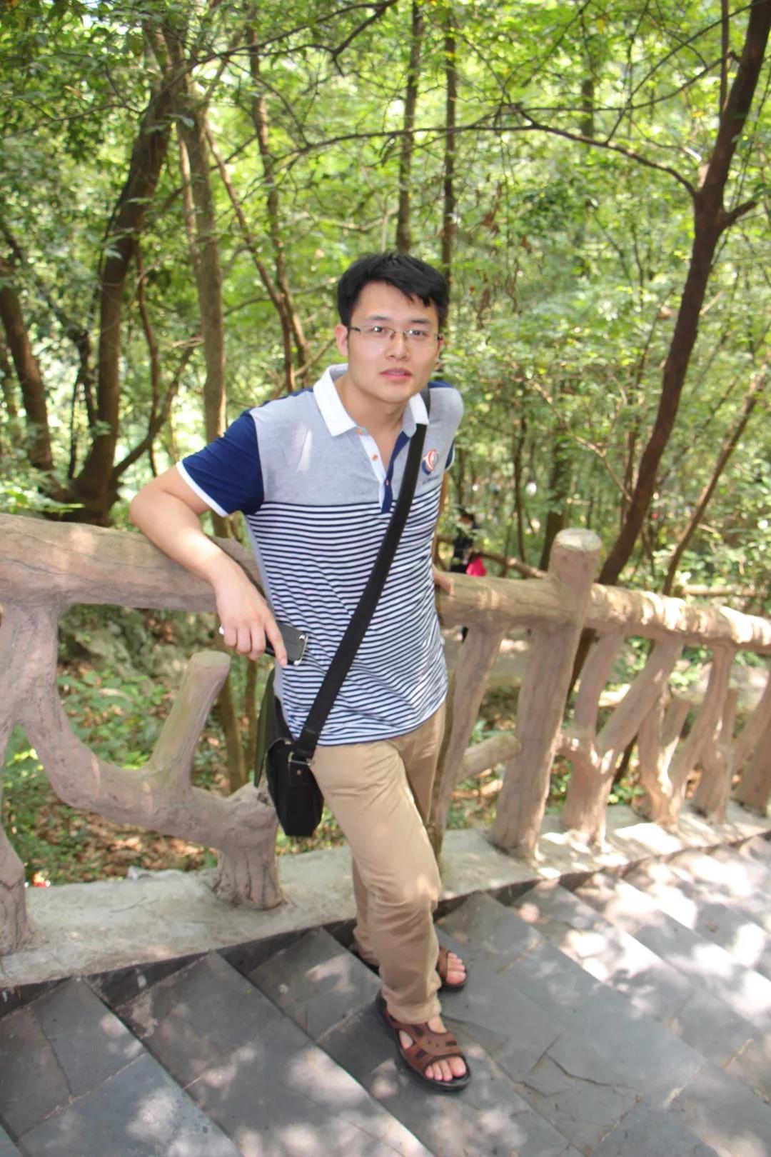 徐付民：每个设计师都处在高负荷、高压力的状态，忘却了家人的担忧、忘却了自己所面对的风险，为争取武汉火神山医院的早日完工，与时间赛跑