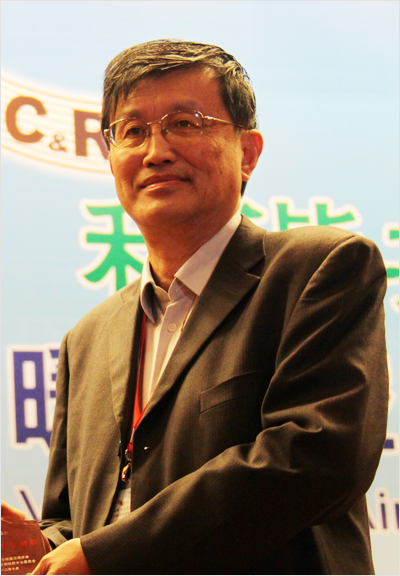 第二届《吴元炜暖通空调奖》获得者：龙惟定
